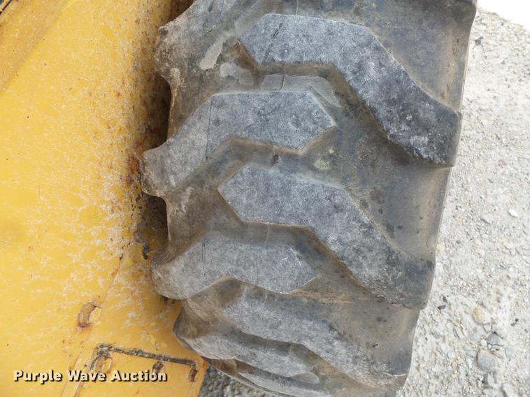 image for item FT9948 1984 New Holland L250 skid steer