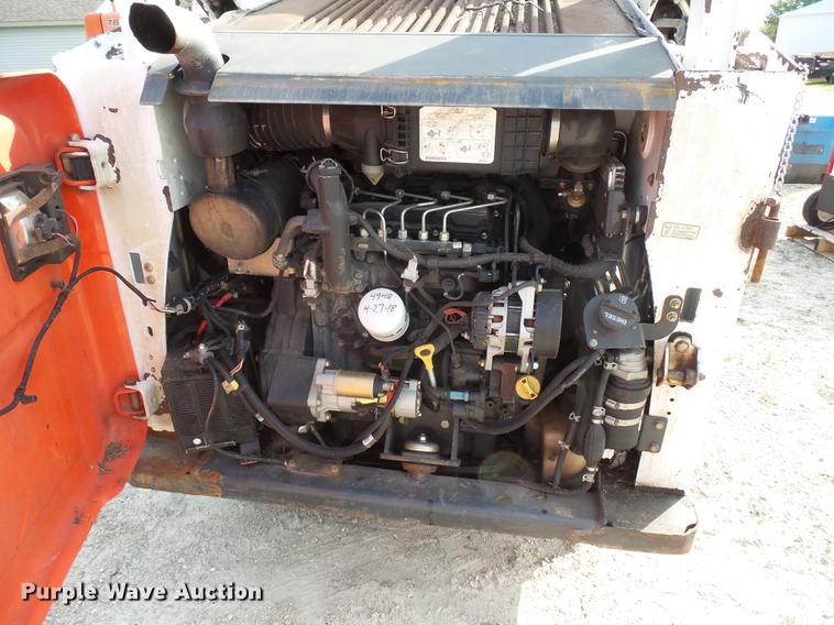 image for item FT9955 Bobcat S590 skid steer