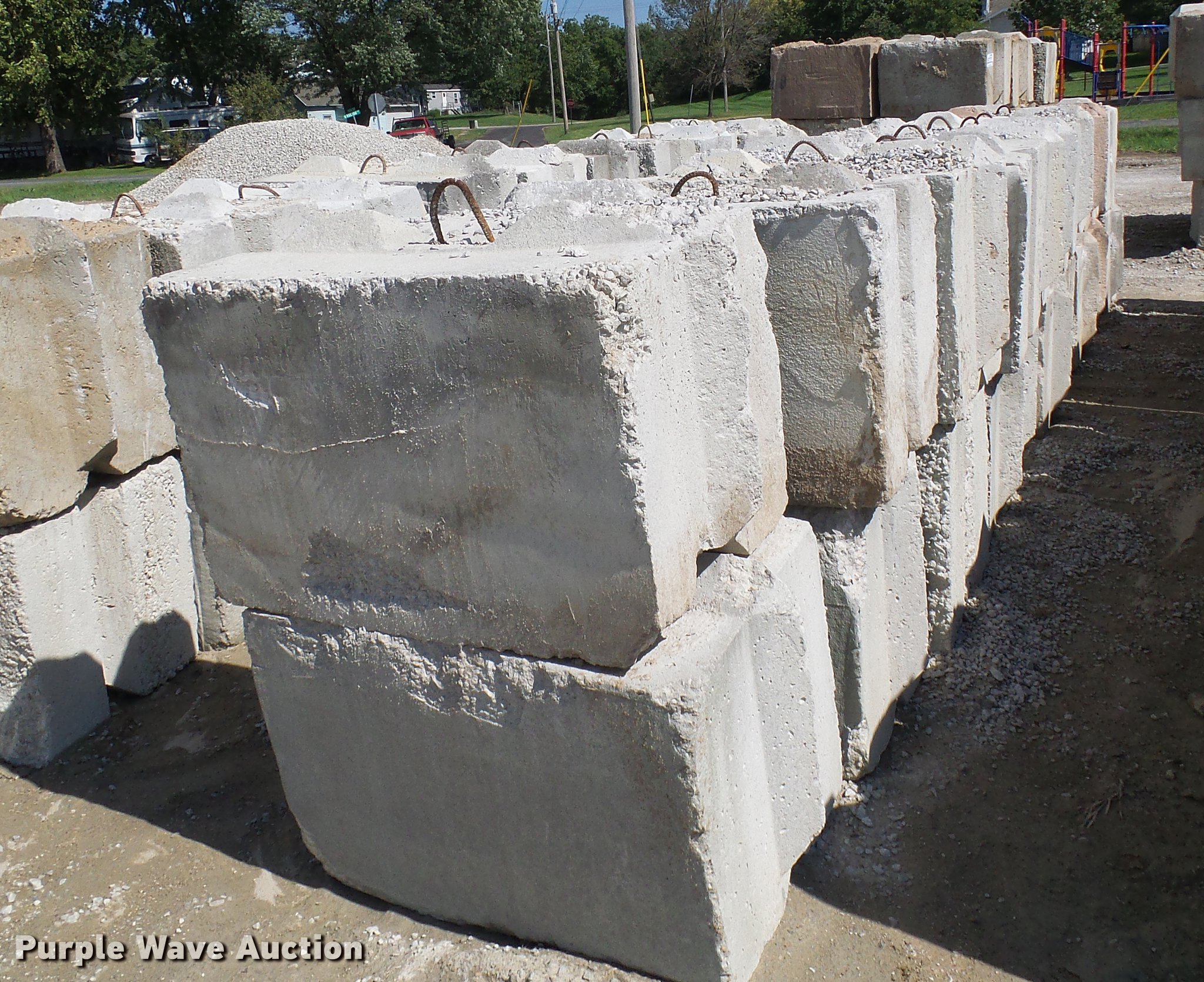 Approximately 20 concrete blocks in Bethany, MO Item DE5240 sold Purple Wave