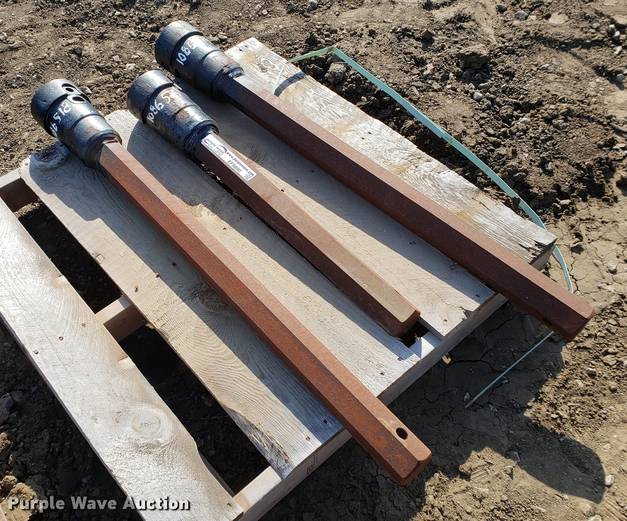 (3) auger extensions in Olathe, KS Item EF9890 sold Purple Wave