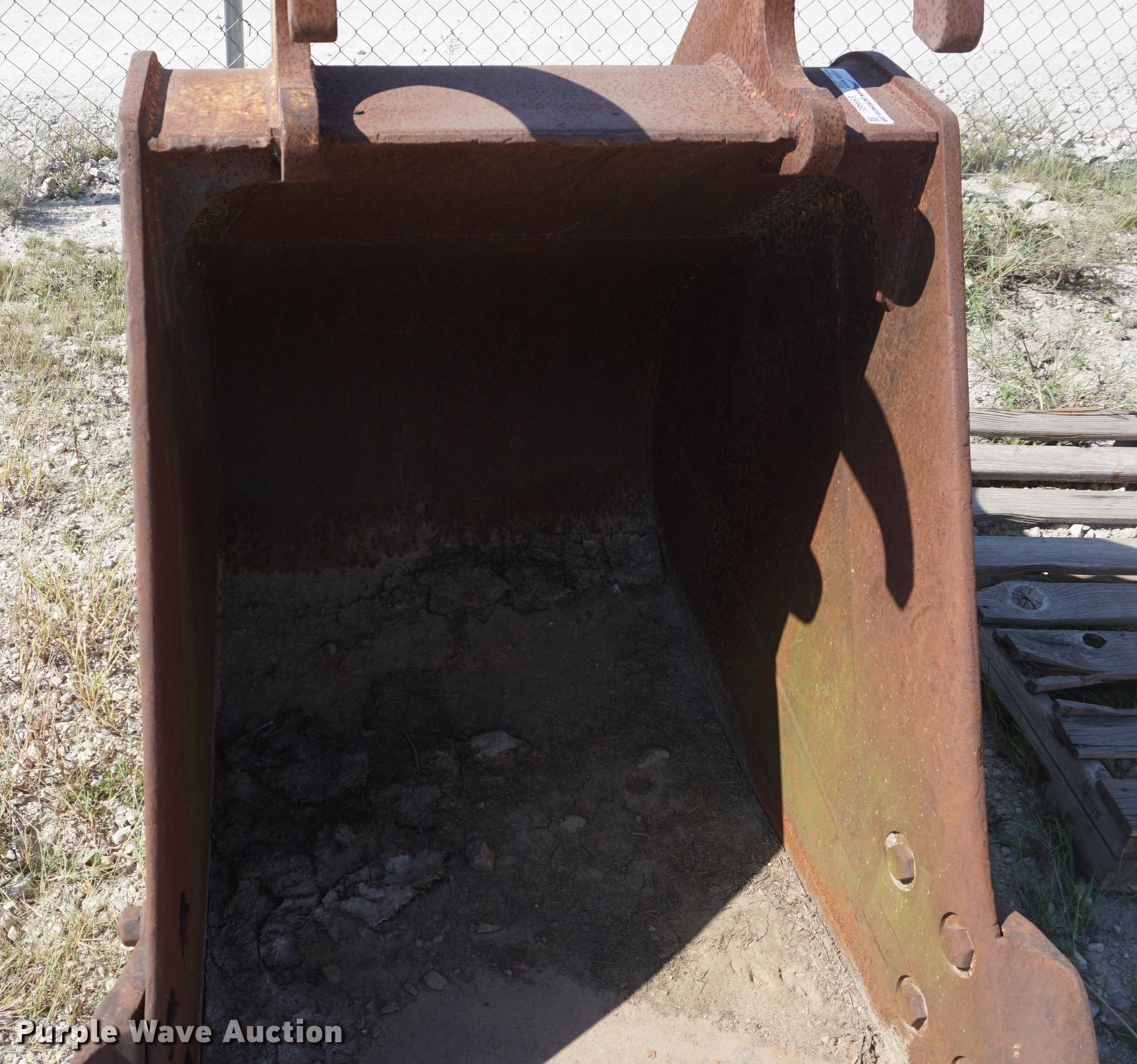 Balderson excavator bucket in Spring Hill, KS Item ES9985 sold