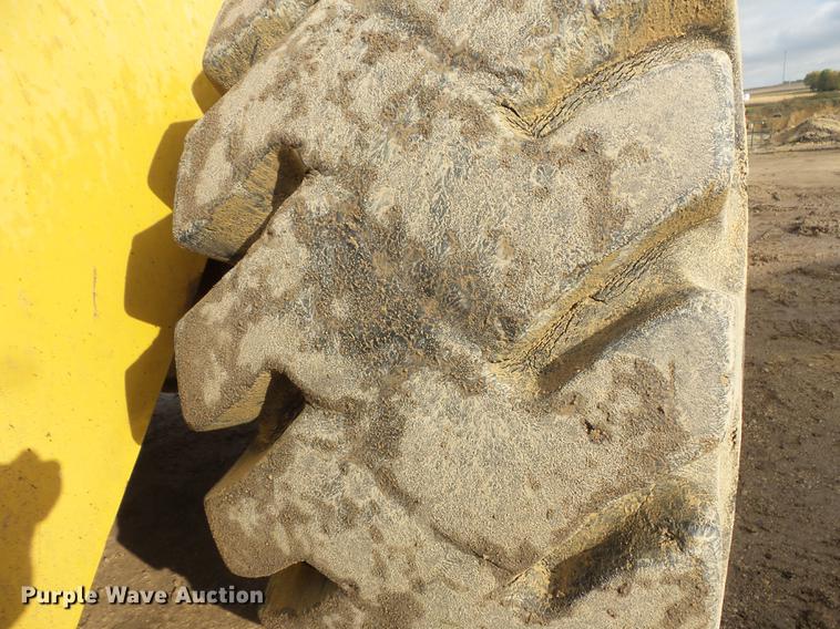 image for item DX9504 2004 Caterpillar 980G wheel loader