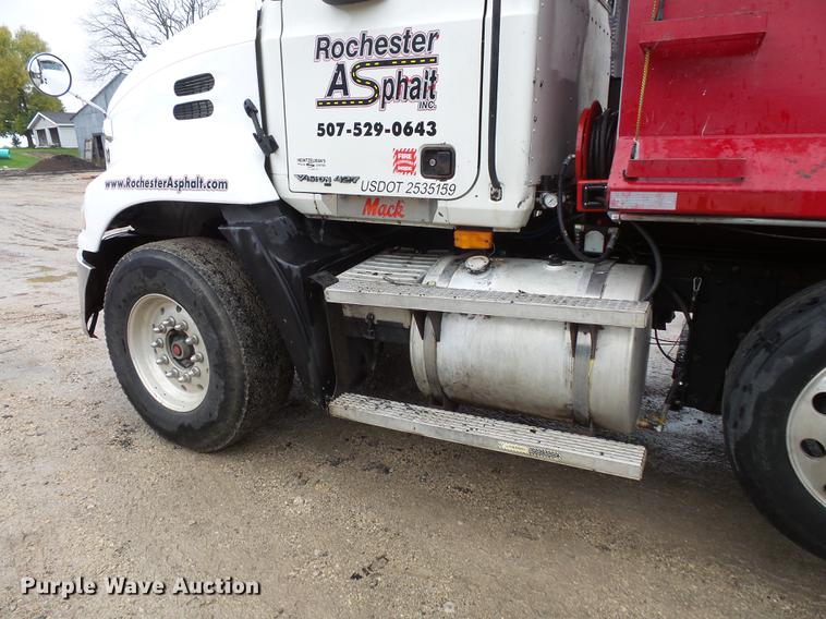 image for item DX9508 2001 Mack CX613 dump truck