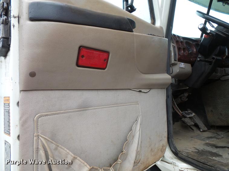 image for item DX9508 2001 Mack CX613 dump truck