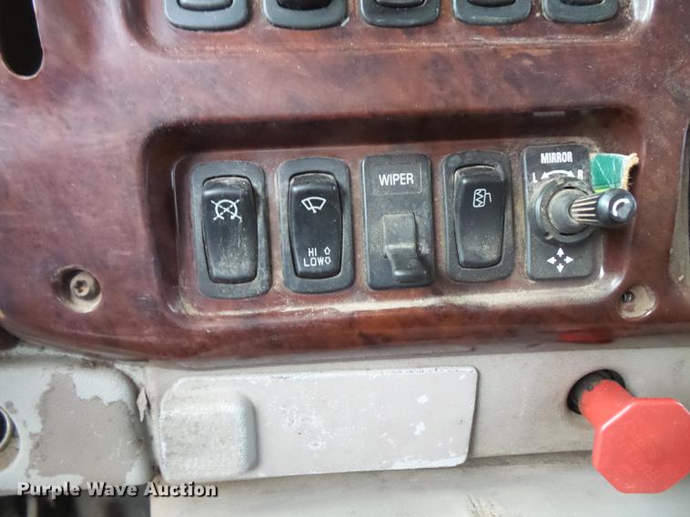 image for item DX9508 2001 Mack CX613 dump truck