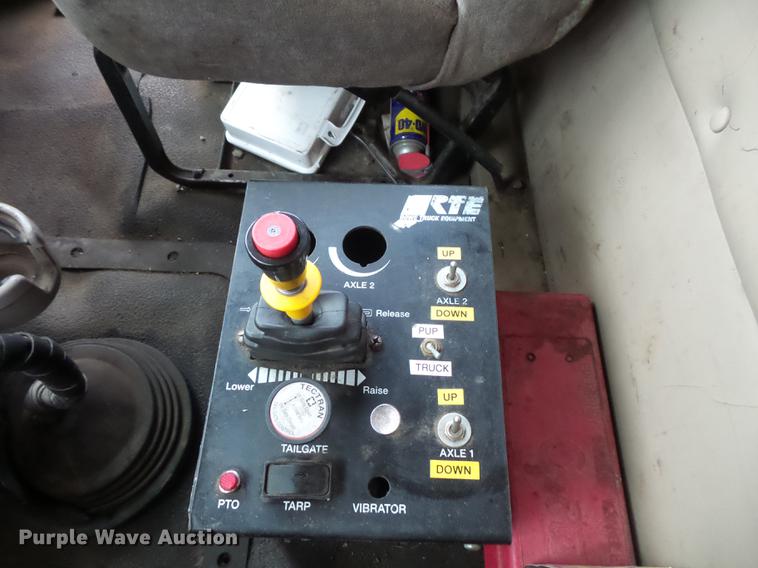 image for item DX9508 2001 Mack CX613 dump truck