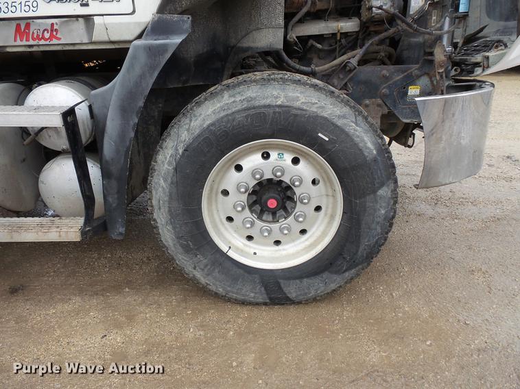 image for item DX9508 2001 Mack CX613 dump truck