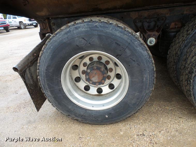 image for item DX9508 2001 Mack CX613 dump truck