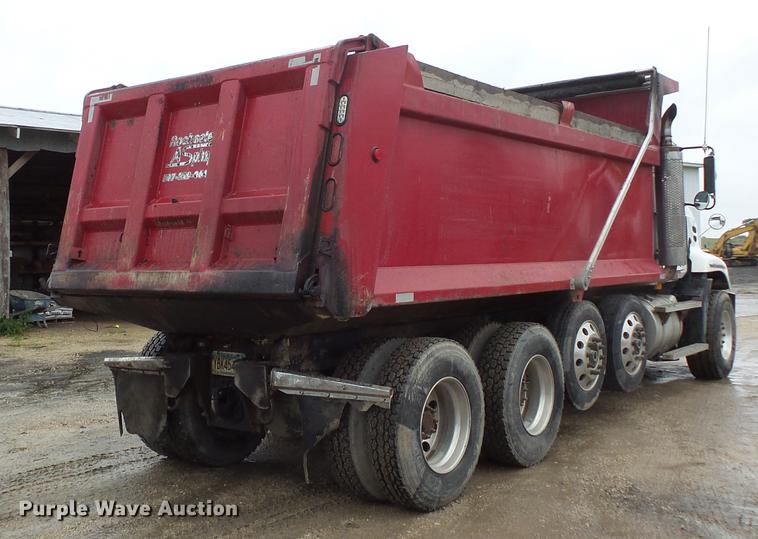 image for item DX9509 2001 Mack CX613 dump truck