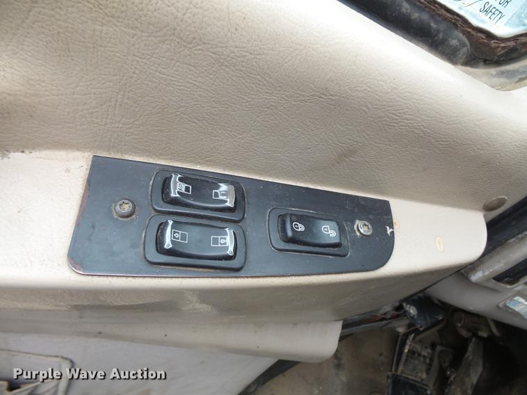 image for item DX9509 2001 Mack CX613 dump truck