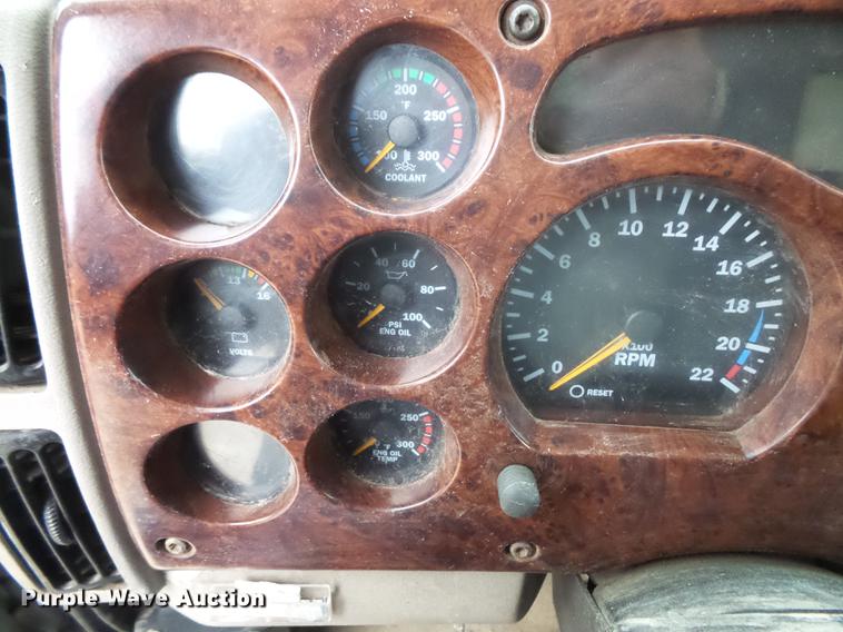 image for item DX9509 2001 Mack CX613 dump truck