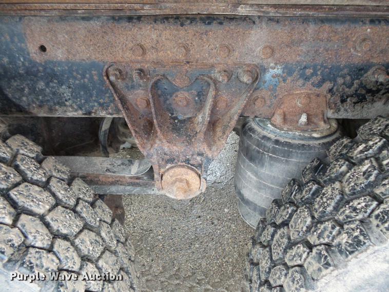 image for item DX9509 2001 Mack CX613 dump truck