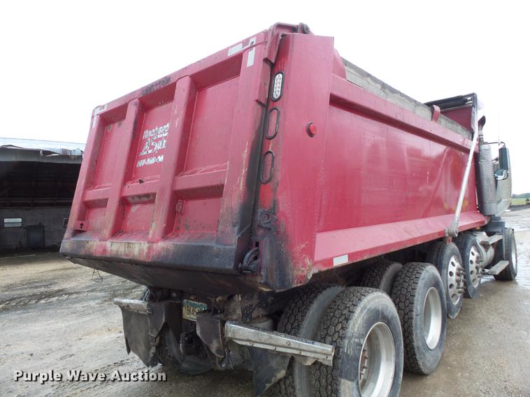 image for item DX9509 2001 Mack CX613 dump truck