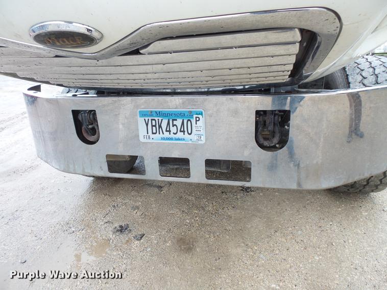 image for item DX9509 2001 Mack CX613 dump truck