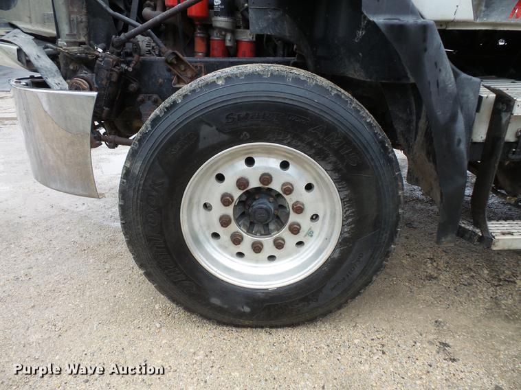 image for item DX9509 2001 Mack CX613 dump truck