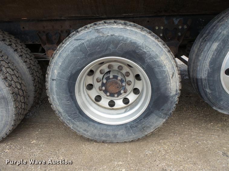 image for item DX9509 2001 Mack CX613 dump truck