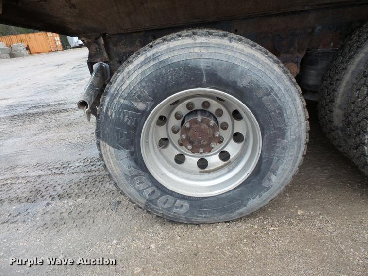 image for item DX9509 2001 Mack CX613 dump truck