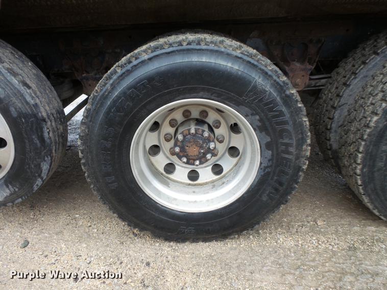 image for item DX9509 2001 Mack CX613 dump truck