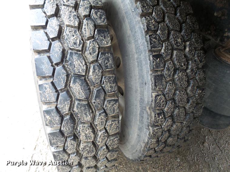 image for item DX9509 2001 Mack CX613 dump truck