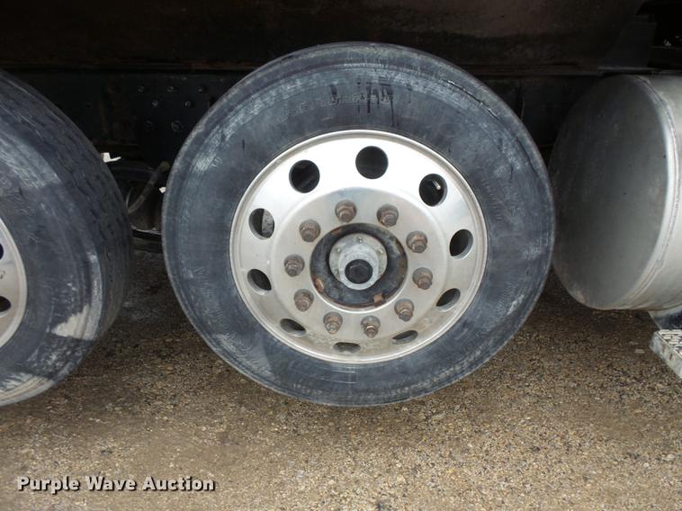 image for item DX9509 2001 Mack CX613 dump truck