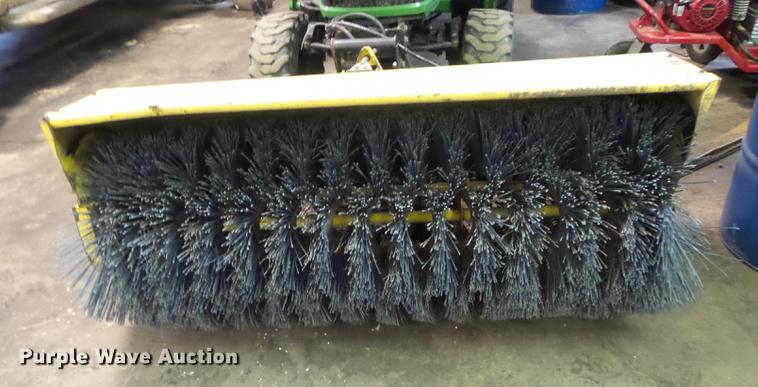 image for item DX9511 John Deere 60 broom