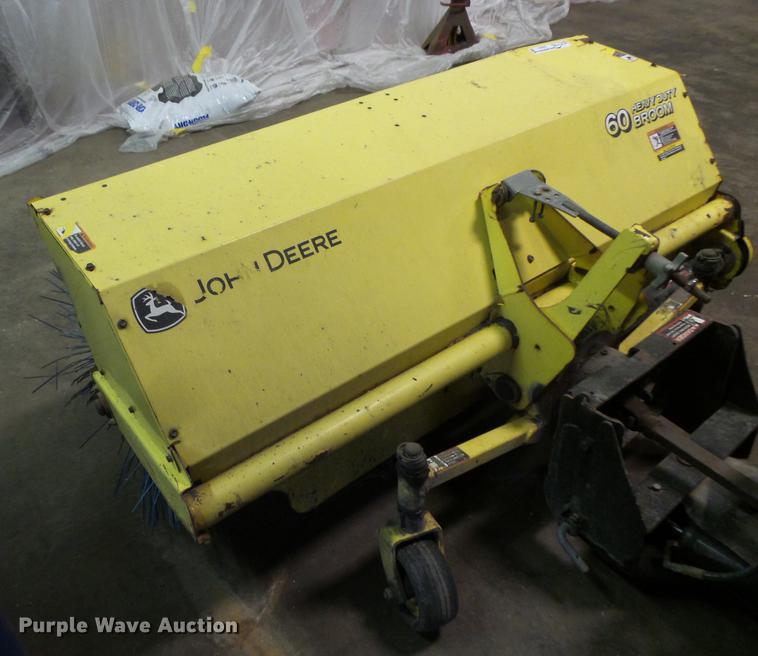 image for item DX9511 John Deere 60 broom