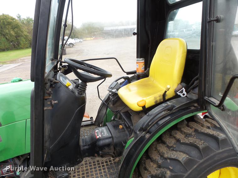 image for item DX9512 John Deere 2032R 4WD tractor