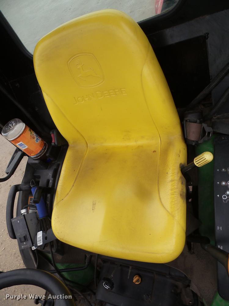 image for item DX9512 John Deere 2032R 4WD tractor