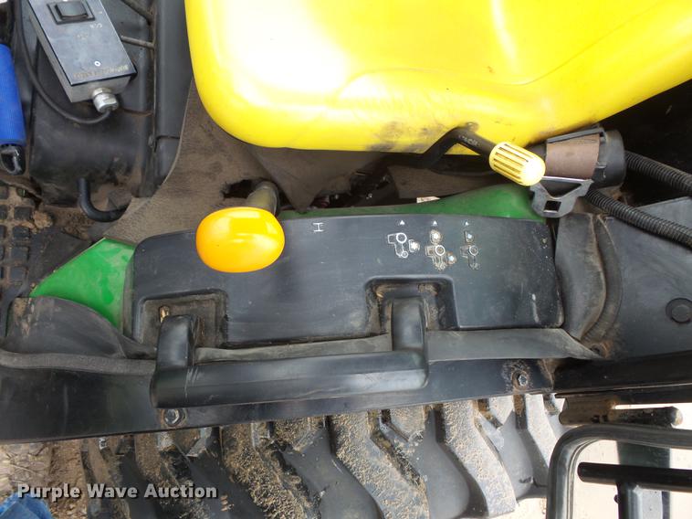 image for item DX9512 John Deere 2032R 4WD tractor