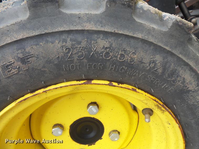 image for item DX9512 John Deere 2032R 4WD tractor