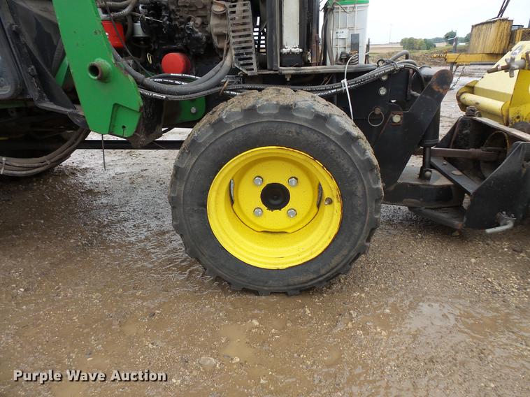 image for item DX9512 John Deere 2032R 4WD tractor