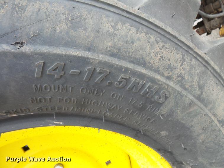 image for item DX9512 John Deere 2032R 4WD tractor