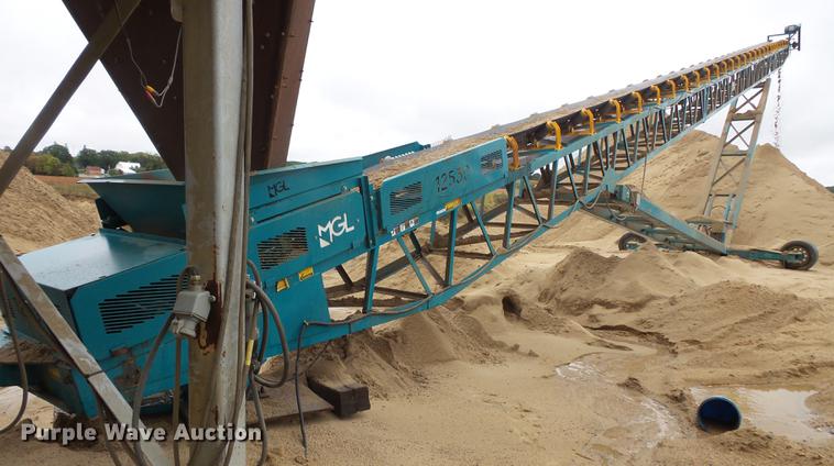 image for item FT9984 2016 MGL 12530 radial stacking conveyor