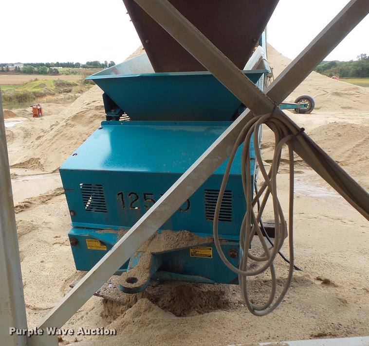 image for item FT9984 2016 MGL 12530 radial stacking conveyor