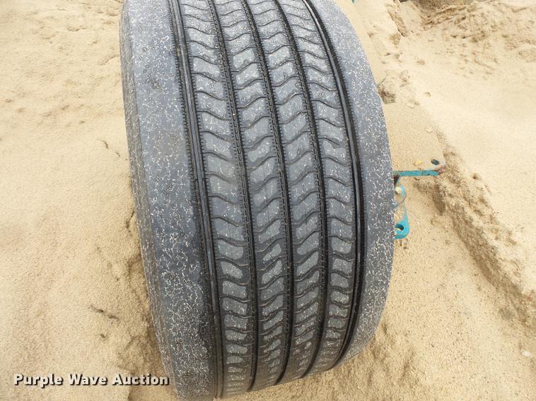 image for item FT9984 2016 MGL 12530 radial stacking conveyor