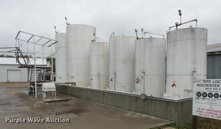 image for item FT9985 Fuel station