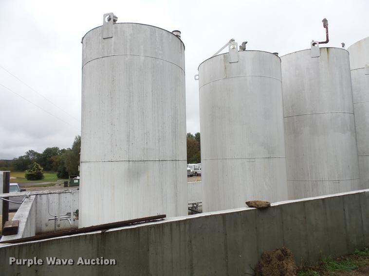 image for item FT9985 Fuel station