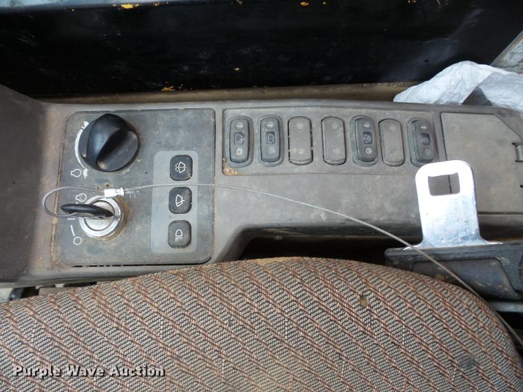 image for item FT9989 1999 Caterpillar 330BL excavator