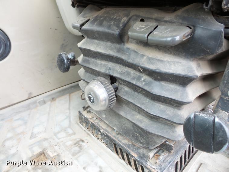 image for item FT9990 2006 Caterpillar 320C excavator