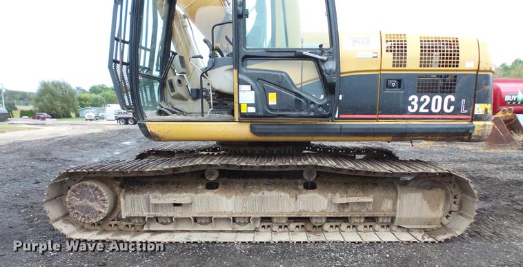 image for item FT9990 2006 Caterpillar 320C excavator