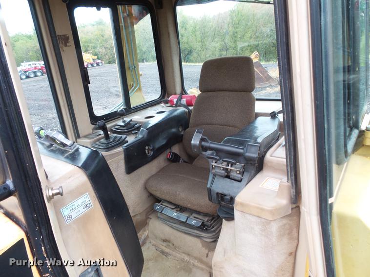 image for item FT9991 1999 Caterpillar D5M XL dozer