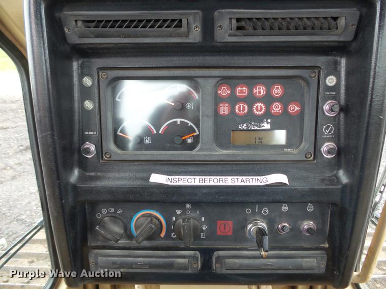 image for item FT9991 1999 Caterpillar D5M XL dozer