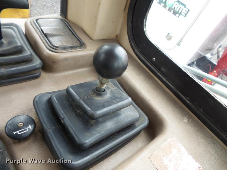 image for item FT9991 1999 Caterpillar D5M XL dozer