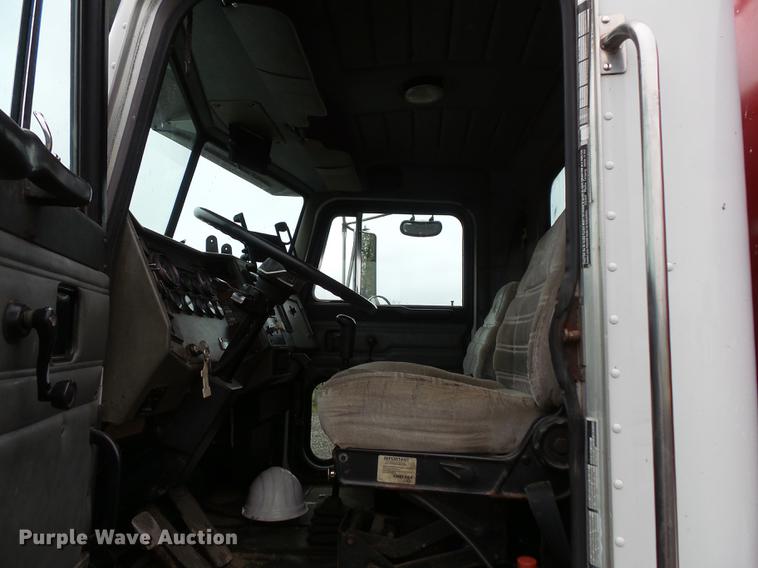 image for item FT9992 1995 Peterbilt 330 fuel truck