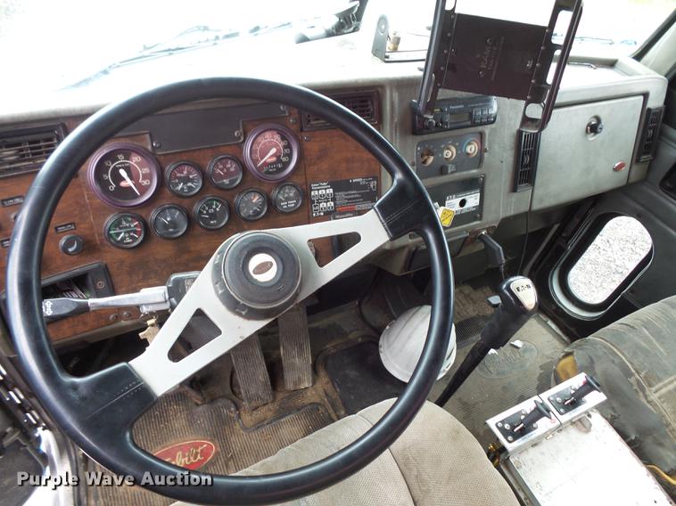 image for item FT9992 1995 Peterbilt 330 fuel truck