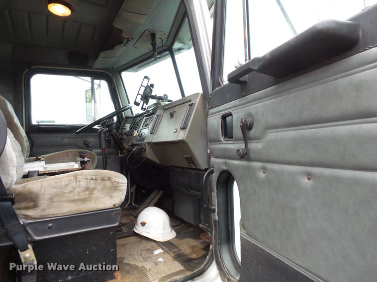 image for item FT9992 1995 Peterbilt 330 fuel truck