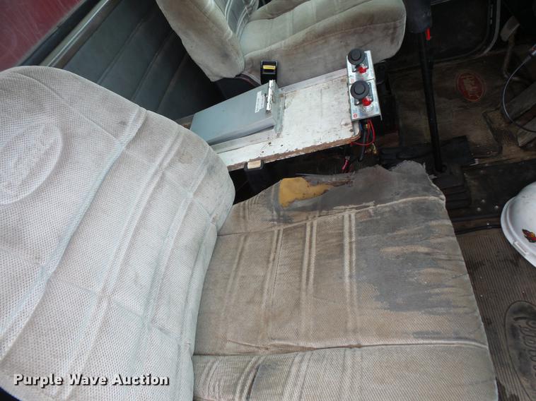 image for item FT9992 1995 Peterbilt 330 fuel truck