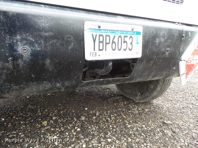 image for item FT9992 1995 Peterbilt 330 fuel truck