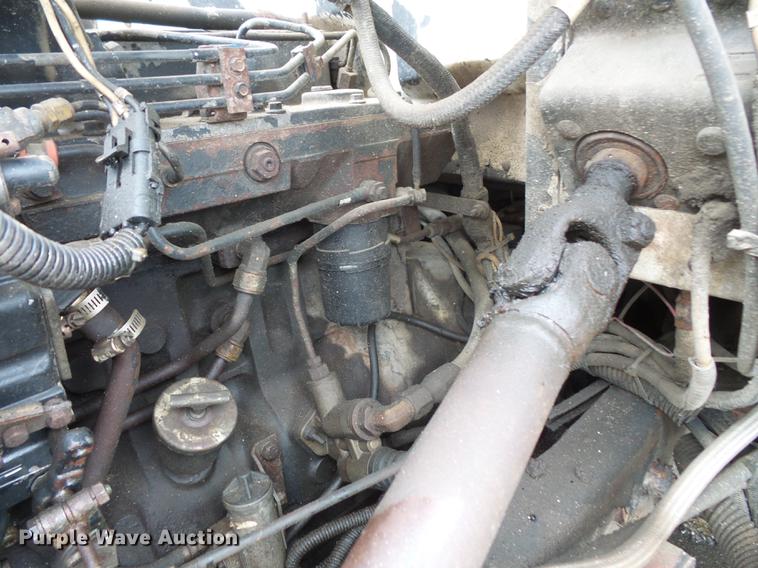 image for item FT9992 1995 Peterbilt 330 fuel truck