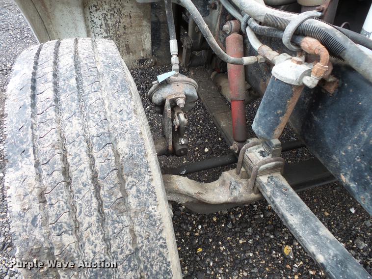 image for item FT9992 1995 Peterbilt 330 fuel truck